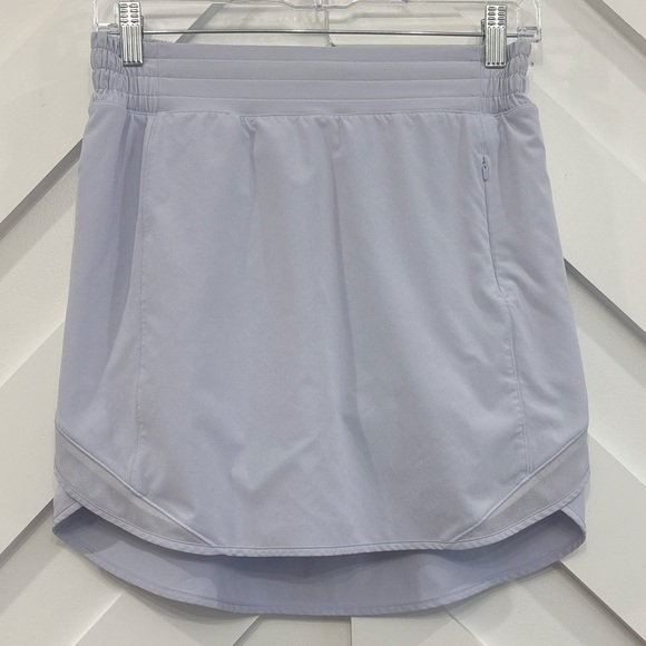 (SOLD) Lululemon Hotty Hot Skort Skirt In Pastel Blue Size 6 - Picture 2 of 6